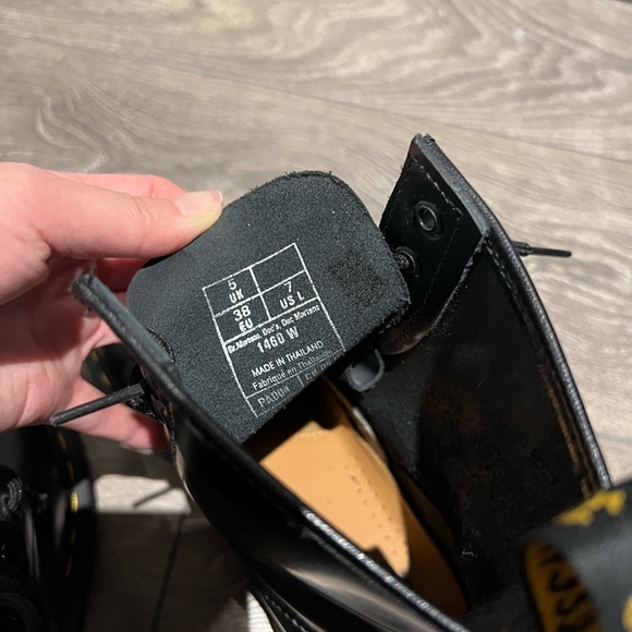 1460 WOMEN'S NAPPA LEATHER LACE UP BOOTS - Picture 3 of 7